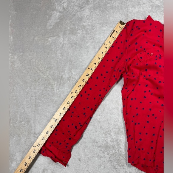 Old Navy Red Blue Stars Collared Buttoned Neckline Rolled Sleeves Blouse Top XS - Picture 7 of 14